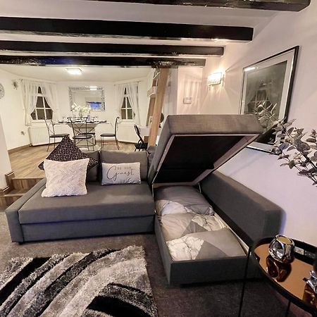 Tollgate House - Luxury Cozy Cottage - Huge Hot Tub - Alton Towers Cheadle  Luaran gambar