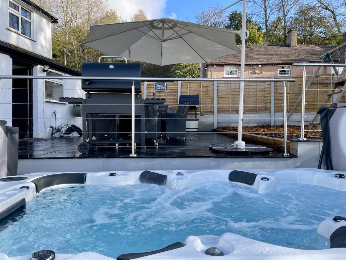 Tollgate House - Luxury Cozy Cottage - Huge Hot Tub - Alton Towers Cheadle  Luaran gambar