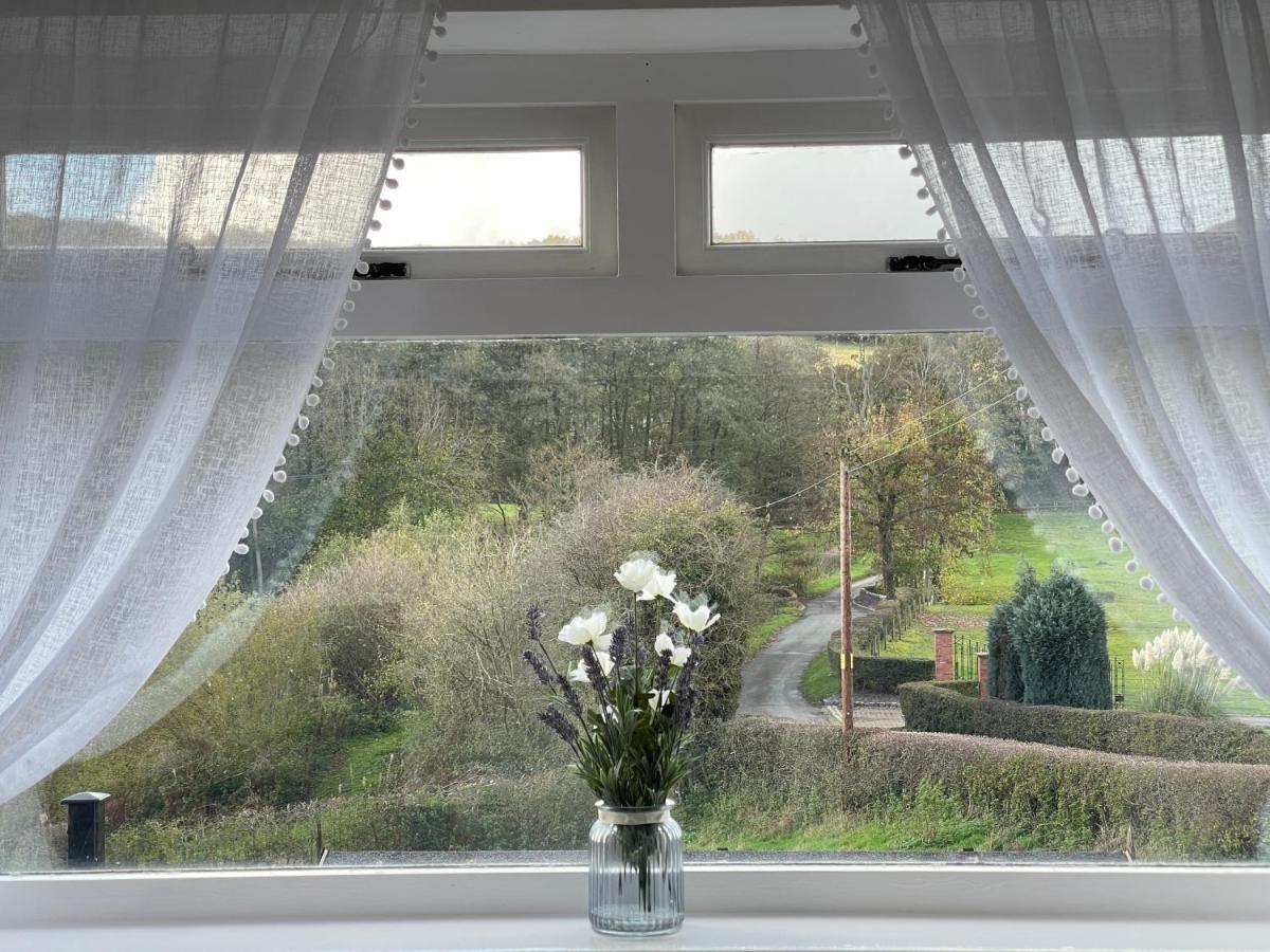Tollgate House - Luxury Cozy Cottage - Huge Hot Tub - Alton Towers Cheadle  Luaran gambar